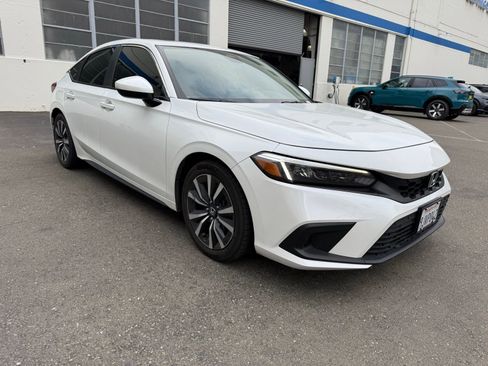 Used 2024 Honda Civic EX-L image 9