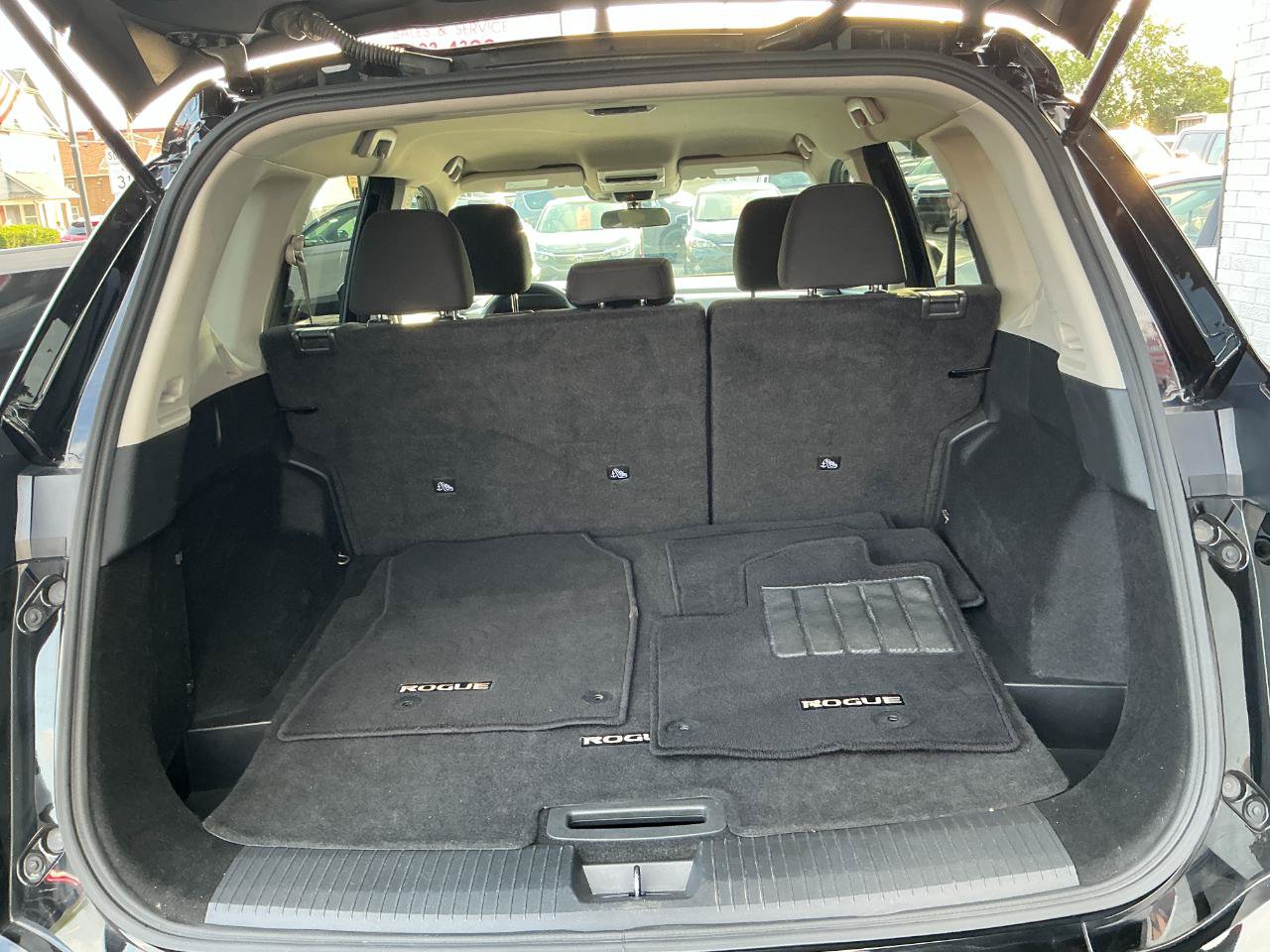 Used 2024 Nissan Rogue S AWD/4WD image 17