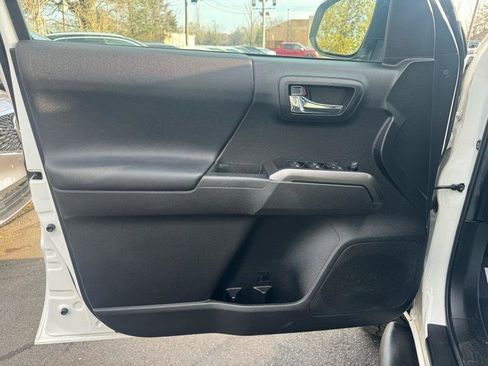 Used 2021 Toyota Tacoma TRD Off-Road w/ Technology Package image 22