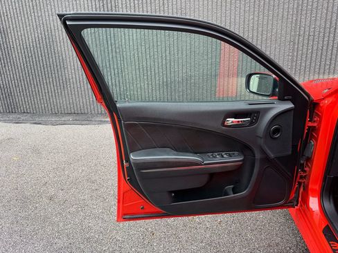 Used 2016 Dodge Charger SRT Hellcat w/ Harman/Kardon Audio Group RWD image 17