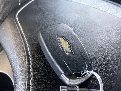 Used 2022 Chevrolet Camaro LT RWD image 11