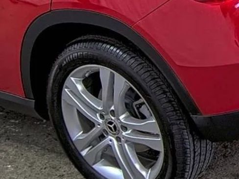 Used 2019 Mercedes-Benz GLA 250 4MATIC image 14