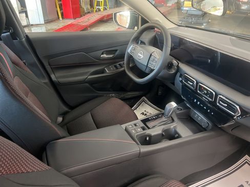 New 2026 Nissan Sentra SR w/ Floor Mat Package FWD image 44