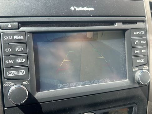 Used 2019 Nissan Frontier SL image 10