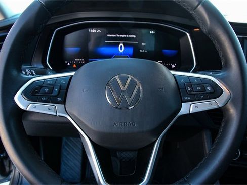 Used 2024 Volkswagen Jetta SE image 18