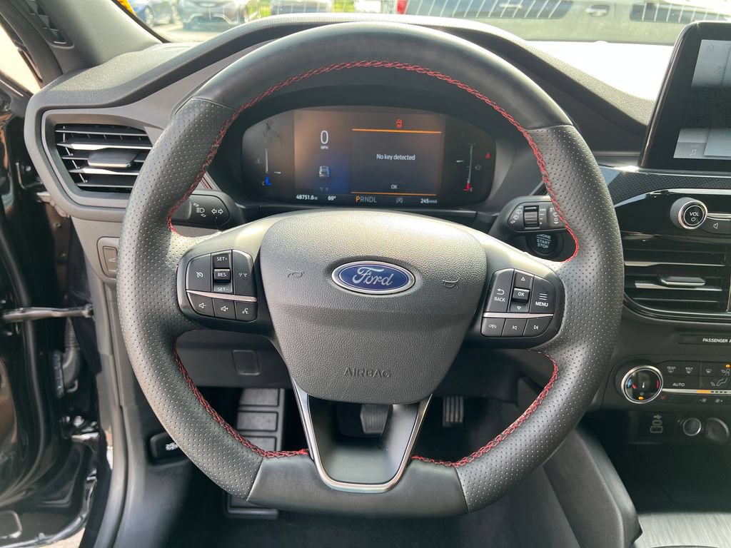 Used 2025 Ford Escape ST-Line Select AWD/4WD image 14