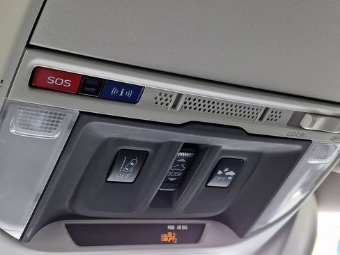 Used 2020 Subaru Forester Premium image 27