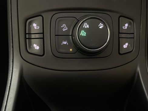 Used 2024 GMC Terrain SLT image 20