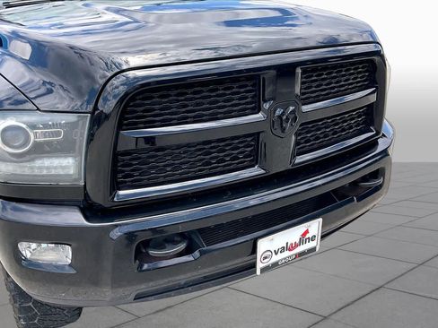 Used 2014 RAM 2500 Laramie w/ Black Appearance Group AWD/4WD image 30