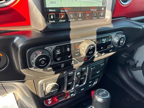 Used 2021 Jeep Wrangler Unlimited Rubicon w/ Dual Top Group AWD/4WD image 22