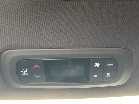 New 2026 Chrysler Pacifica Select FWD image 10