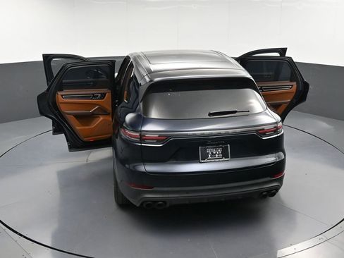 Certified 2023 Porsche Cayenne Platinum Edition AWD/4WD image 34