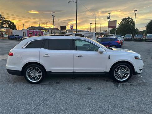 Used 2018 Lincoln MKT AWD w/ Technology Package image 7
