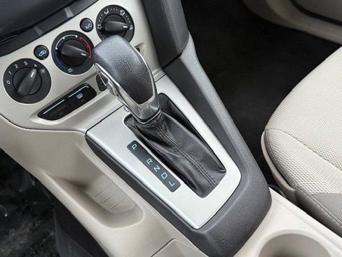 Used 2014 Ford Focus SE FWD image 21