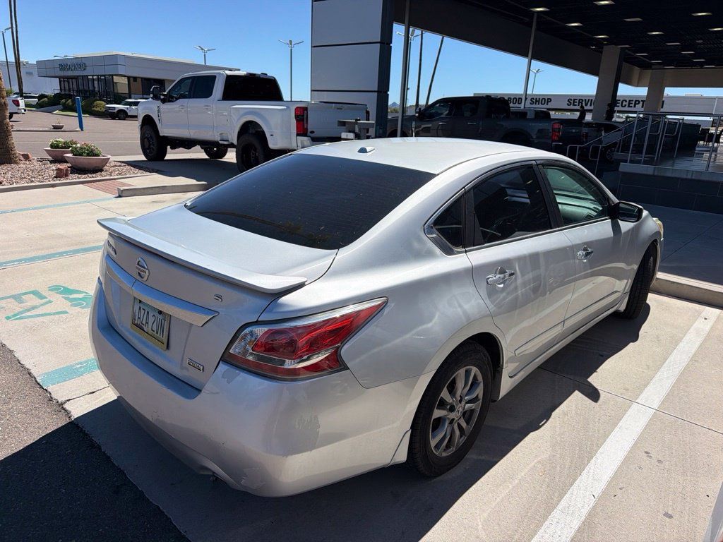 Used 2015 Nissan Altima 2.5 S w/ Special Edition Package FWD image 7