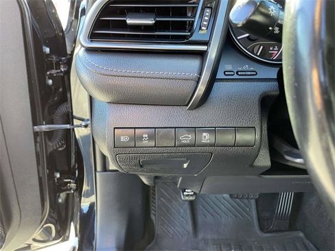 Used 2023 Toyota Camry SE image 21