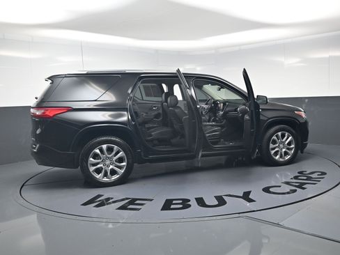 Used 2021 Chevrolet Traverse Premier AWD/4WD image 29