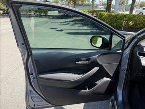 Used 2020 Toyota Corolla LE FWD image 24