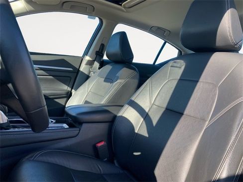 Used 2024 Nissan Altima 2.5 SL image 9