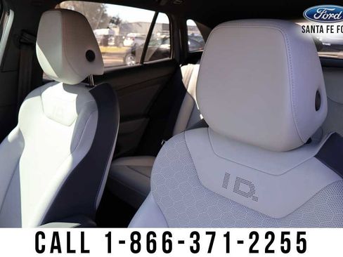Used 2022 Volkswagen ID.4 Pro S w/ Gradient Package image 15