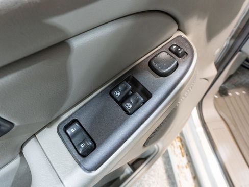 Used 2004 Chevrolet Silverado 1500 w/ Light Duty Power Package image 14