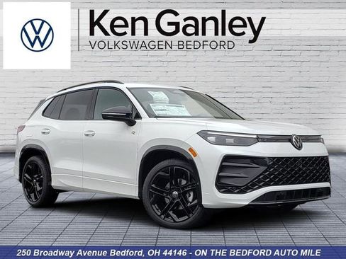 New 2026 Volkswagen Tiguan SE R-Line FWD image 1