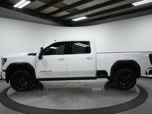 Used 2024 GMC Sierra 2500 AT4 w/ AT4 Premium Plus Package image 7