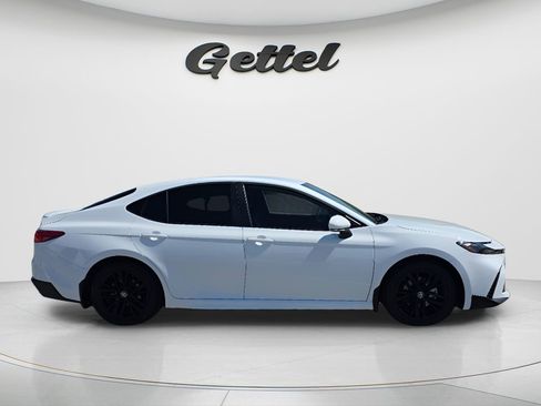 Certified 2025 Toyota Camry SE FWD image 4