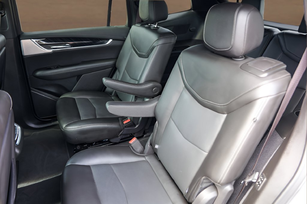 Certified 2025 Cadillac XT6 Premium Luxury FWD image 26