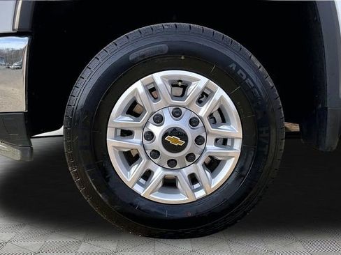 Used 2025 Chevrolet Silverado 2500 LT w/ Convenience Package image 21