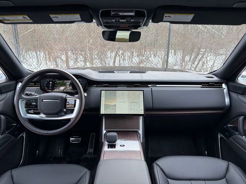 New 2025 Land Rover Range Rover SE AWD/4WD image 18