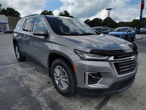 Used 2023 Chevrolet Traverse LT w/ LPO, Floor Liner Package AWD/4WD image 3