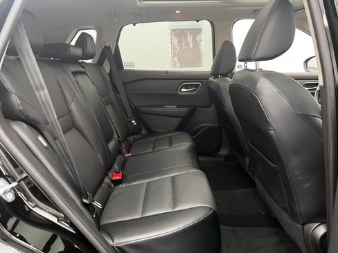 Used 2021 Nissan Rogue SV w/ Premium Package image 30