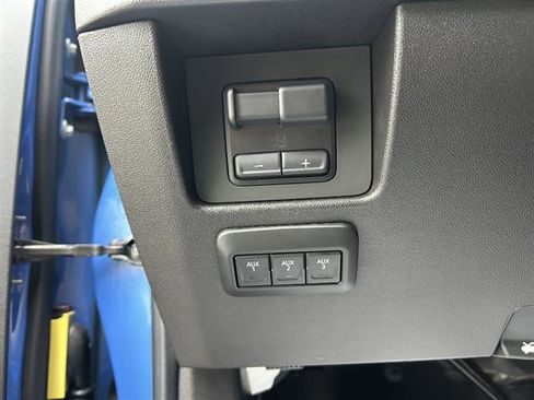 Used 2025 Chevrolet Colorado ZR2 w/ ZR2 Bison Edition AWD/4WD image 31