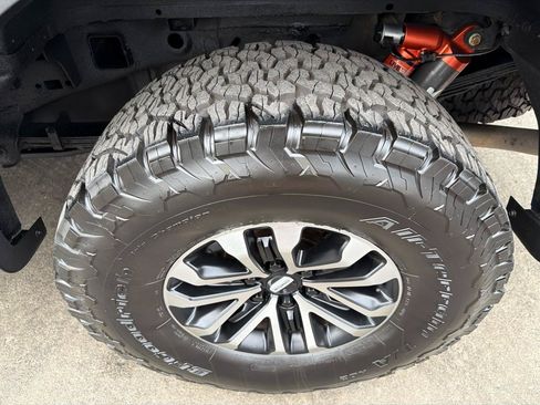 Used 2019 Ford F150 Raptor w/ Equipment Group 802A Luxury AWD/4WD image 21
