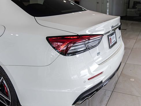 Used 2023 Maserati Quattroporte Modena Q4 AWD/4WD image 14