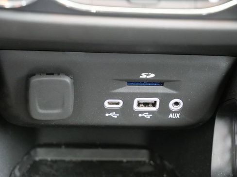 Used 2023 Chevrolet TrailBlazer RS w/ Sun and Liftgate Package AWD/4WD image 25