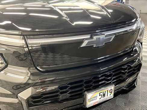 Used 2024 Chevrolet Silverado EV RST AWD/4WD image 29