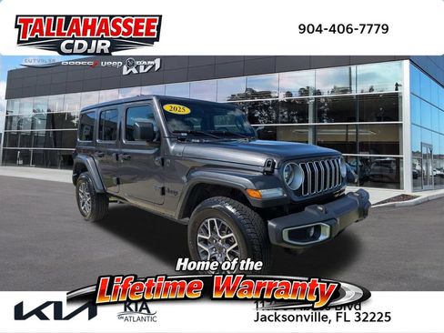 Used 2025 Jeep Wrangler Unlimited Sahara AWD/4WD image 1