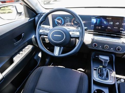 New 2026 Hyundai Kona SE FWD image 17