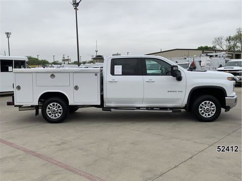 Used 2024 Chevrolet Silverado 2500 LT w/ Convenience Package image 5