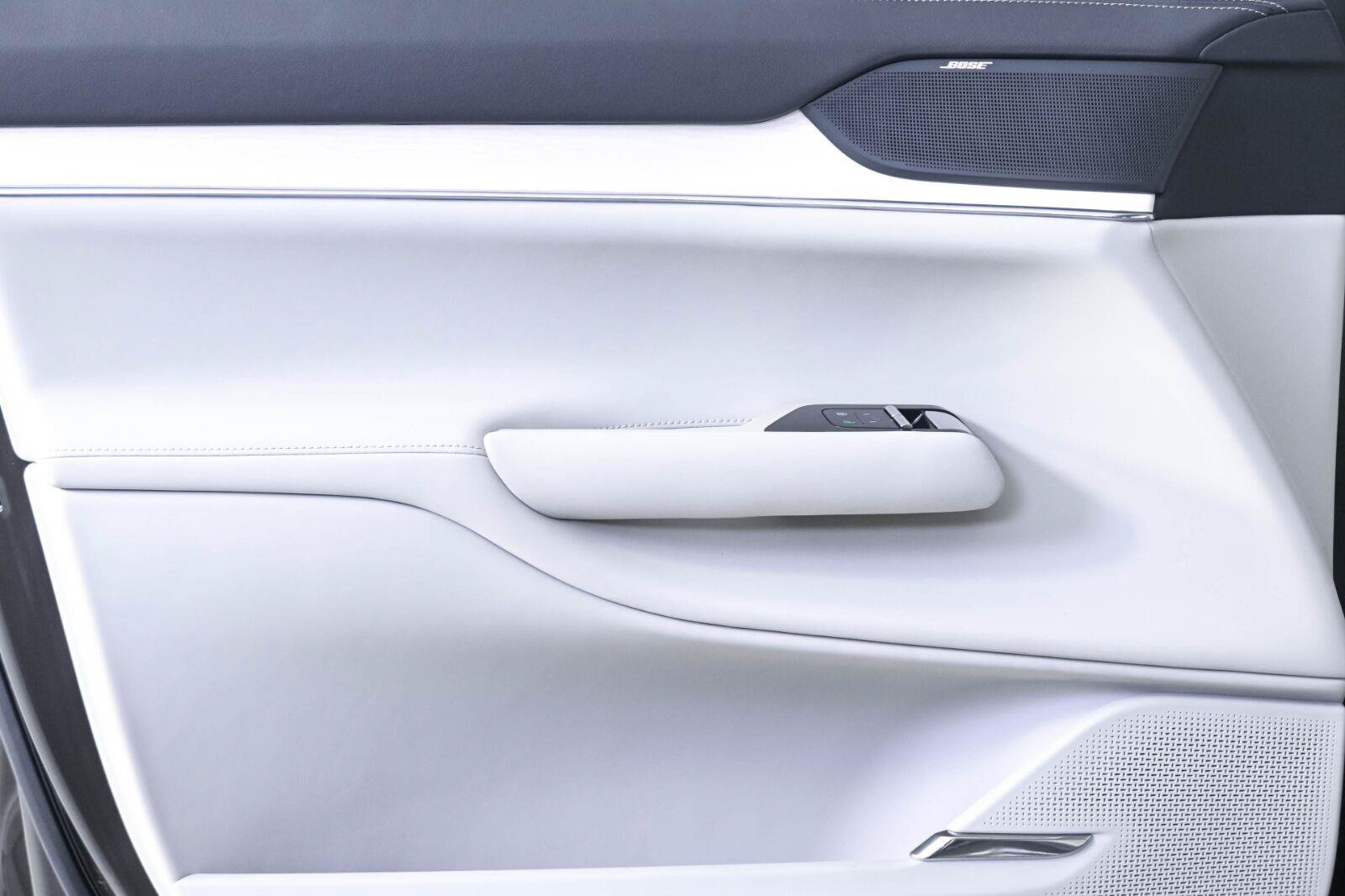 Certified 2025 Volvo EX90 Ultra AWD/4WD image 6