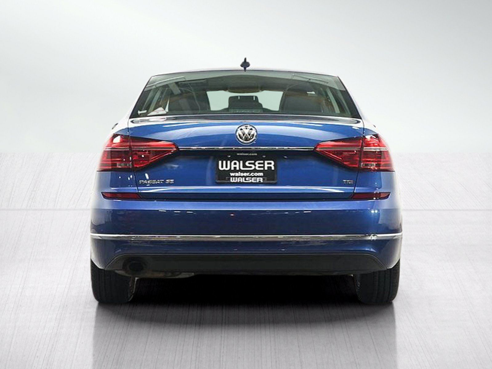 Used 2016 Volkswagen Passat 1.8T SE w/ Lighting Package (P06) FWD image 4