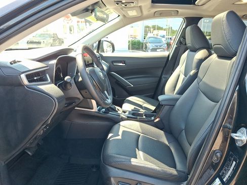 Used 2024 Toyota Corolla Cross XLE w/ Convenience Package AWD/4WD image 14