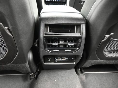 Used 2023 Jeep Grand Cherokee Limited w/ Black Appearance Package image 38