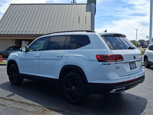 Certified 2023 Volkswagen Atlas SE w/ Black Wheel Package AWD/4WD image 4
