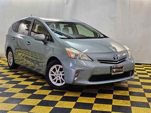 Used 2014 Toyota Prius V Three image 1