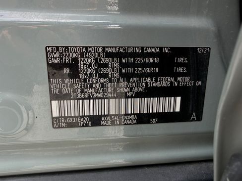 Used 2021 Toyota RAV4 XLE Premium AWD/4WD image 31