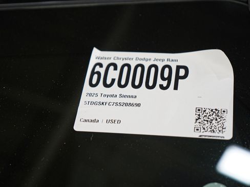 Used 2025 Toyota Sienna XSE AWD/4WD image 29