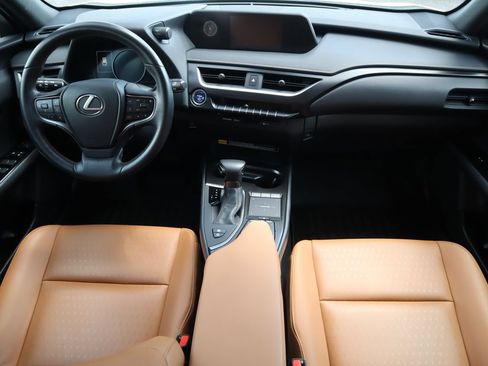 Used 2022 Lexus UX 250h w/ Accessory Package (Z2) AWD/4WD image 7